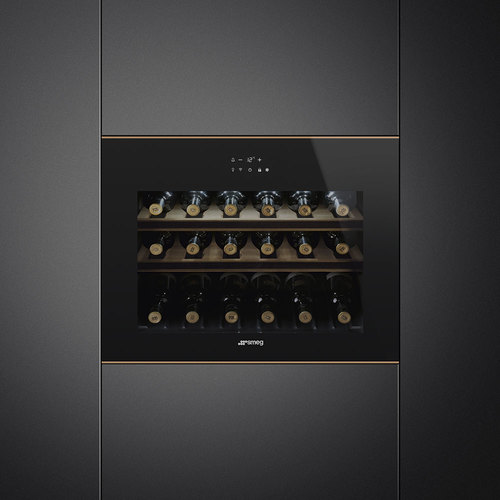 Винный шкаф SMEG - CVI618LWNR2